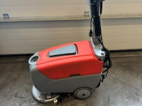 Boen /scrubmaster machine hako, b12, rood, bouwjaar 2014