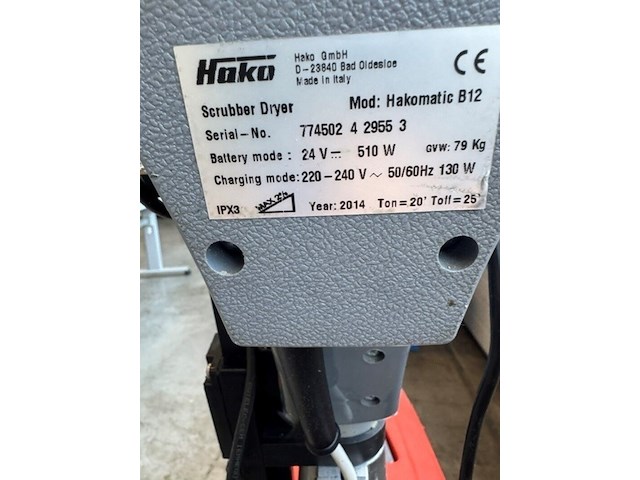 Boen /scrubmaster machine hako, b12, rood, bouwjaar 2014 - afbeelding 4 van  5