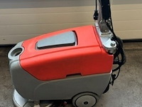 Boen /scrubmaster machine hako, b12, rood, bouwjaar 2016 - afbeelding 1 van  5