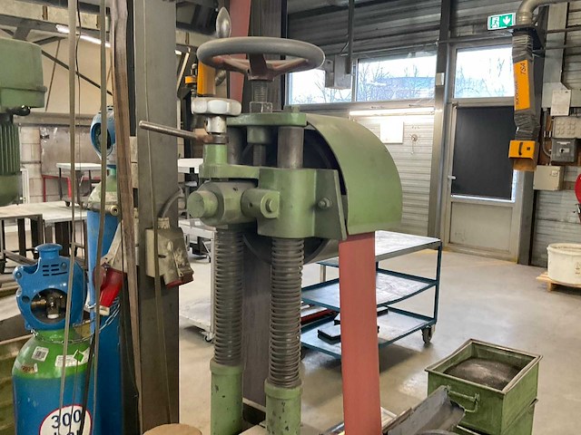 Boere br40 bandschuurmachine - afbeelding 6 van  7