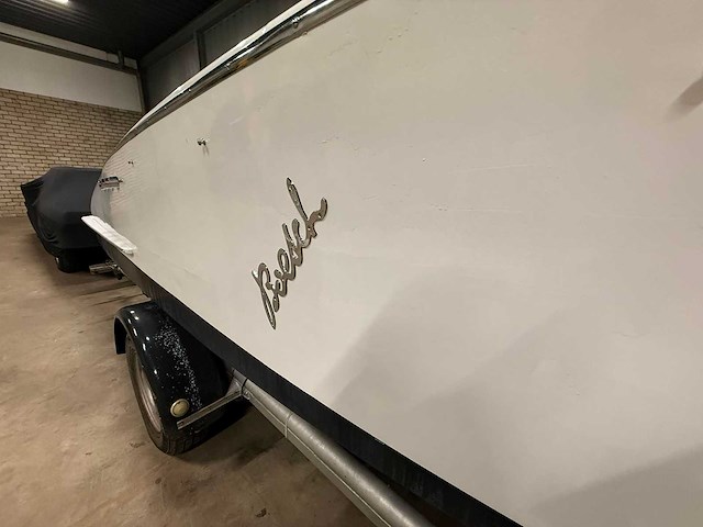 Boesch houten speedboot met stallingstrailer - afbeelding 12 van  64