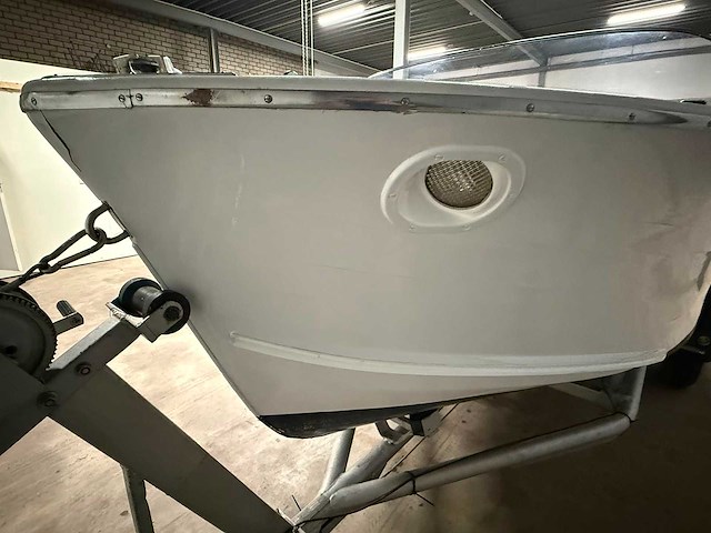Boesch houten speedboot met stallingstrailer - afbeelding 40 van  64