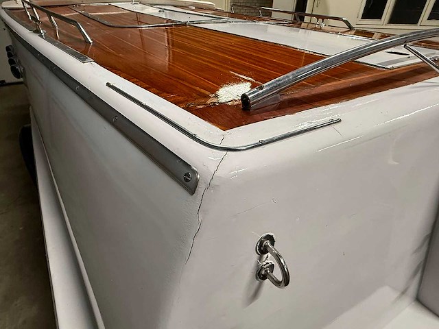 Boesch houten speedboot met stallingstrailer - afbeelding 45 van  64