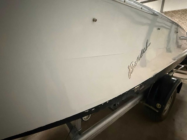 Boesch houten speedboot met stallingstrailer - afbeelding 48 van  64