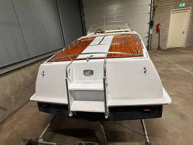 Boesch houten speedboot met stallingstrailer - afbeelding 4 van  64