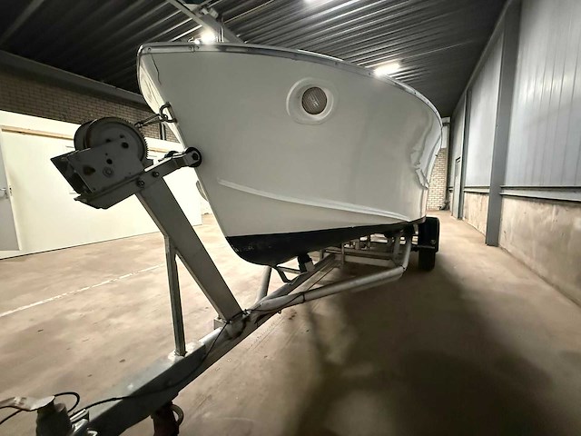 Boesch houten speedboot met stallingstrailer - afbeelding 54 van  64