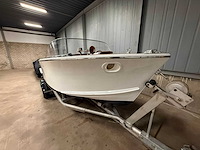 Boesch houten speedboot met stallingstrailer - afbeelding 2 van  17