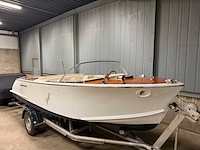 Boesch houten speedboot met stallingstrailer - afbeelding 1 van  17