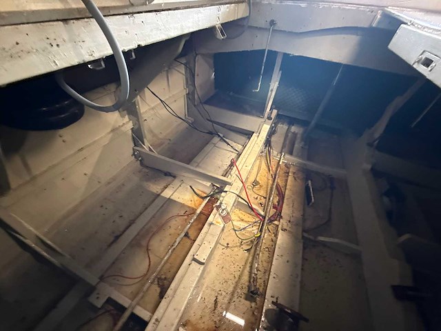 Boesch houten speedboot met stallingstrailer - afbeelding 13 van  17