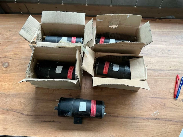 Bof 24v luchtcompressor (5x) - afbeelding 1 van  4