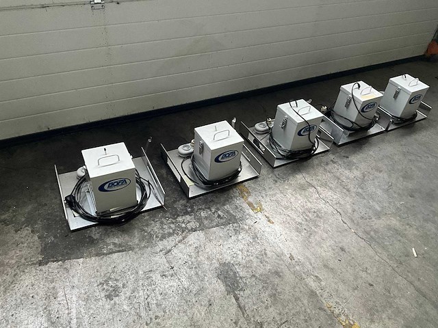 Bofa - t1 - diverse laboratoriumapparatuur (5x) - afbeelding 1 van  3