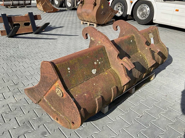 Bofors graafbak - afbeelding 2 van  6