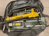 Bogert intl. pn 30m-hmmwv-jack hydraulische krik - afbeelding 2 van  6