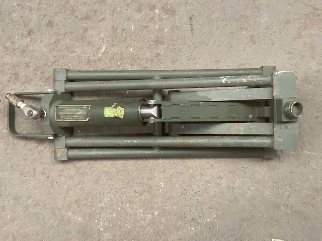Bogert part 30m-hmmwv-jack hydraulische krik - afbeelding 3 van  4