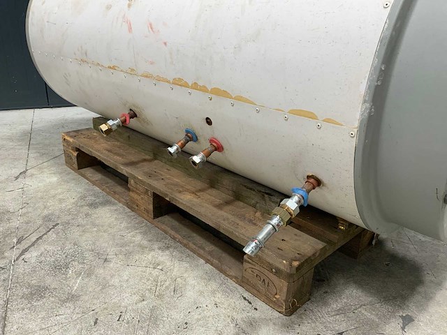 Boiler vat voor warmtepomp / zonnencollector - afbeelding 2 van  3