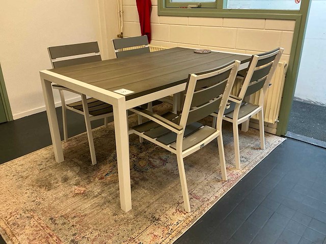 Bois le duc tuintafel - afbeelding 1 van  4