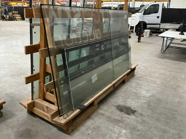 Bok met divers glas (3x) - afbeelding 5 van  13