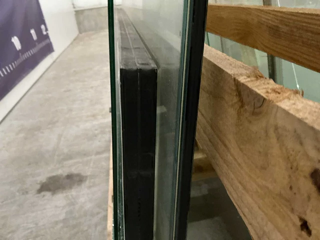 Bok met divers glas (3x) - afbeelding 1 van  7