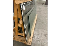 Bok met divers glas - afbeelding 3 van  13