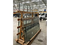 Bok met divers glas - afbeelding 8 van  13