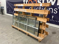 Bok met divers glas - afbeelding 1 van  5