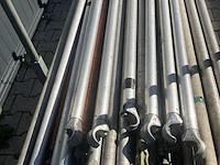 Bok met steigermateriaal - afbeelding 3 van  7