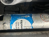 Bok met steigermateriaal - afbeelding 4 van  7