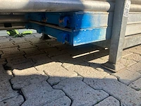 Bok met steigermateriaal - afbeelding 6 van  7