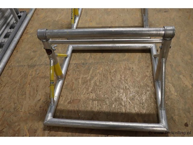 Bok t.b.v. loopbrug - afbeelding 2 van  6