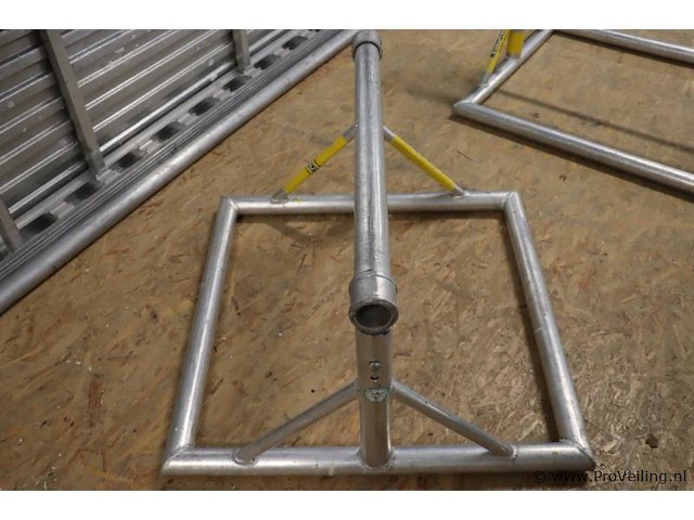 Bok t.b.v. loopbrug - afbeelding 3 van  6