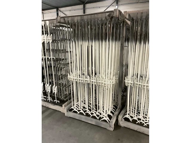 Bokken met hangbaanhaken (40x) - afbeelding 2 van  12