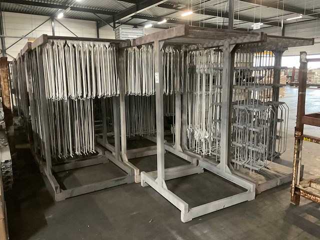 Bokken met hangbaanhaken (40x) - afbeelding 5 van  12