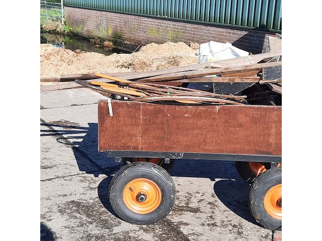 Bolderkar met diverse kinder speelgoed - afbeelding 9 van  13