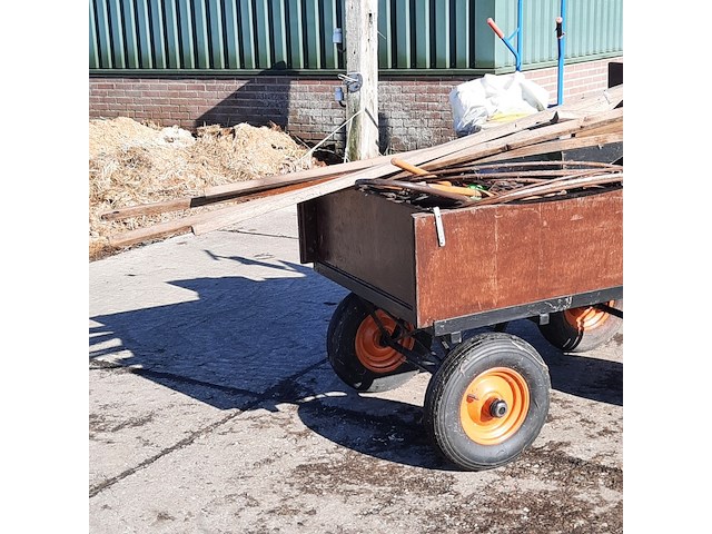 Bolderkar met diverse kinder speelgoed - afbeelding 10 van  13