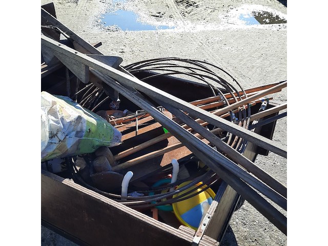 Bolderkar met diverse kinder speelgoed - afbeelding 13 van  13