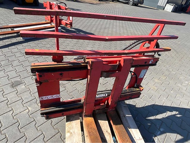 Bolzoni auramo ks28hna heftruckpositioneringswagen met veiligheidsrail - afbeelding 1 van  5