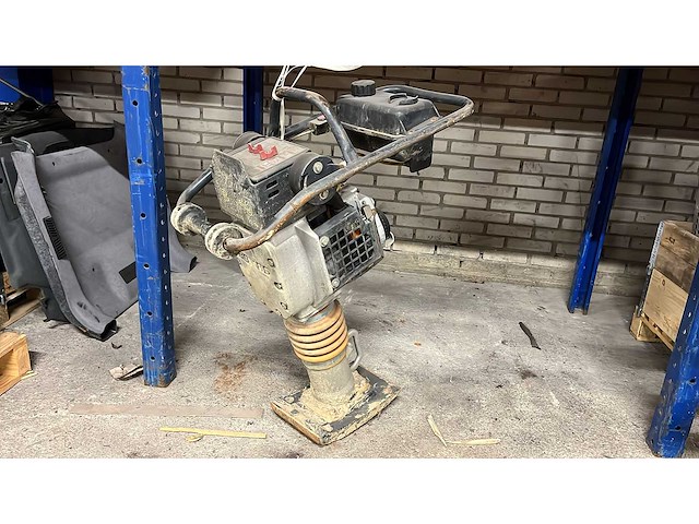 Bomag - 2001 - bt50 - trilstamper - afbeelding 2 van  3