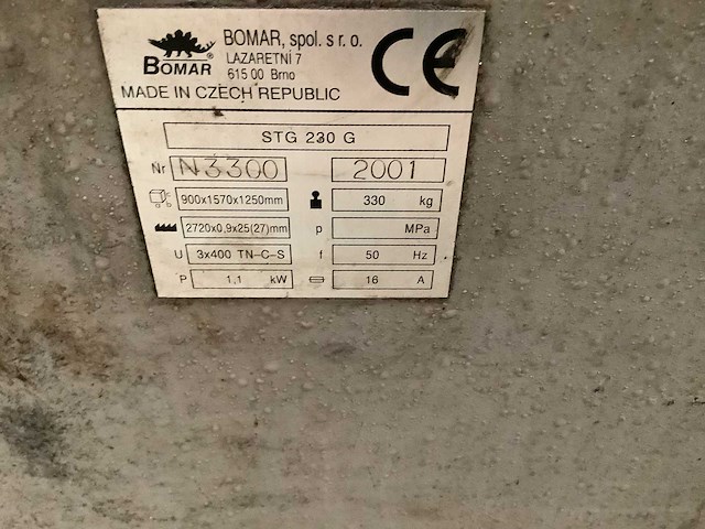 Bomar - 2001 - stg 230g - verticale bandzaagmachine - afbeelding 4 van  5
