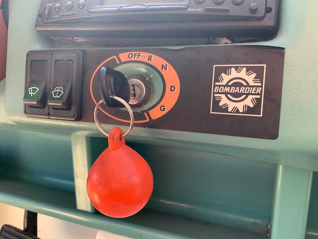 Bombardier yacht fit golfkar - afbeelding 3 van  13