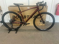 Bombtrack beyond al apex matt metallic red maat s gravelfiets - afbeelding 2 van  8