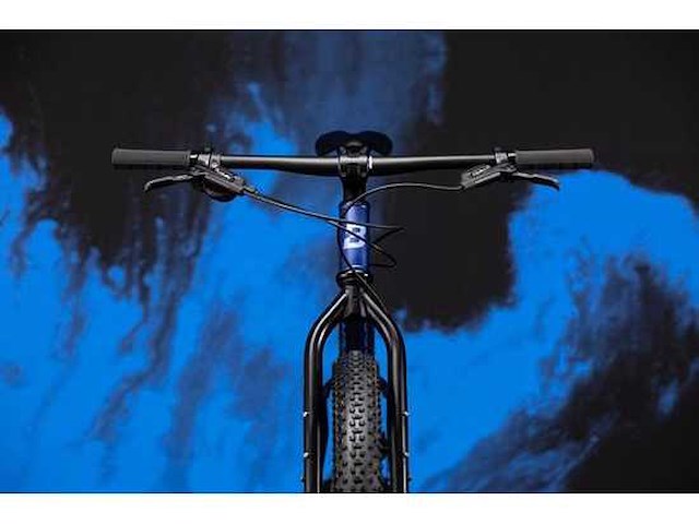 Bombtrack beyond+ matt blue maat xl (56 cm) mountainbike - afbeelding 4 van  6