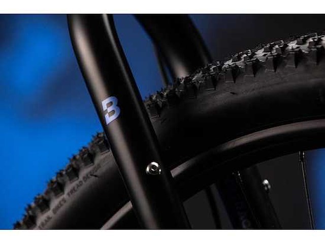 Bombtrack beyond+ matt blue maat xl (56 cm) mountainbike - afbeelding 5 van  6