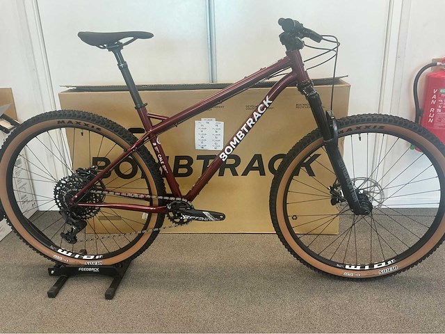 Bombtrack cale gx eagle metallic bordeauxrood - maat xl mountainbike - afbeelding 2 van  9