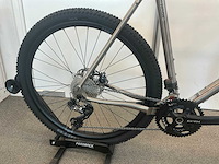 Bombtrack hook ext ti - titanium titanium zwart - maat xl gravelfiets - afbeelding 11 van  15