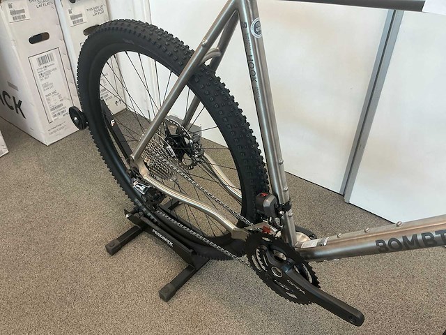 Bombtrack hook ext ti - titanium titanium zwart - maat xl gravelfiets - afbeelding 12 van  15