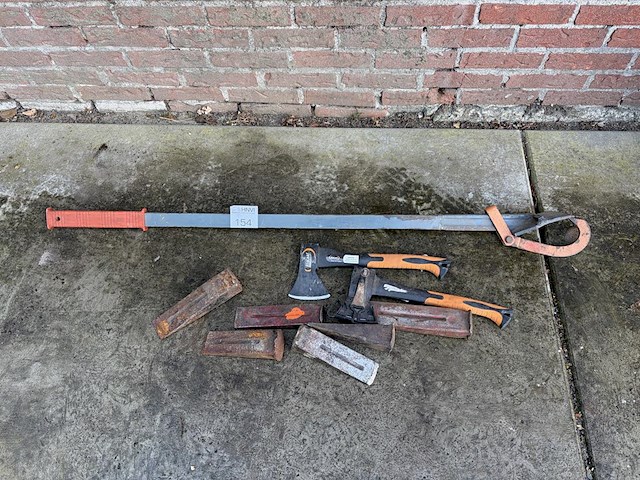 Bomenroller, 6 wiggen en 2 bijlen - afbeelding 1 van  1