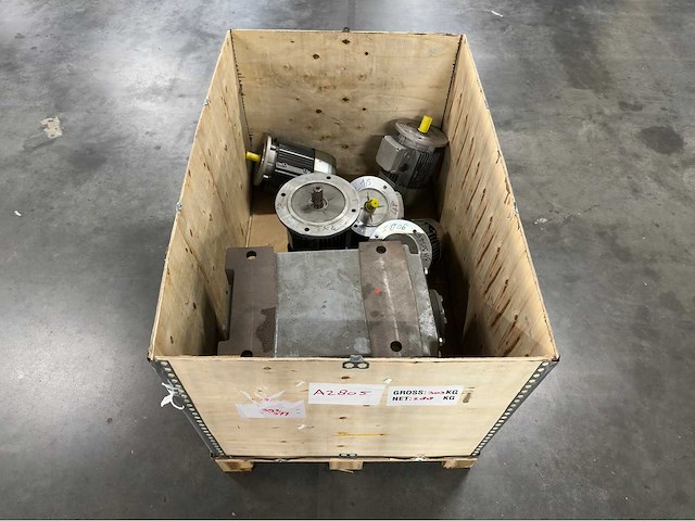 Bonfiglioli - partij industriële elektromotoren en reductor - afbeelding 1 van  8