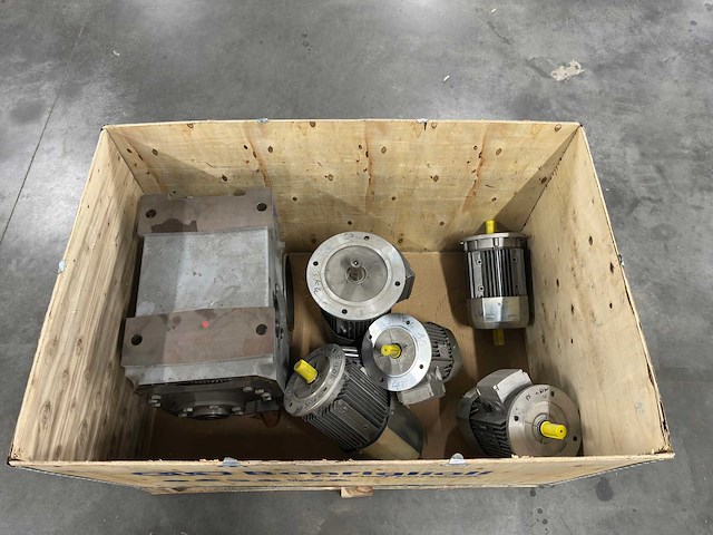 Bonfiglioli - partij industriële elektromotoren en reductor - afbeelding 4 van  8