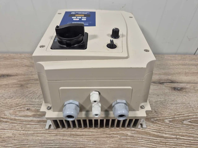 Bonfiglioli vectron - syn10 s 220 09 af - frequentieregelaar - afbeelding 2 van  4