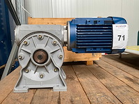 Bonfiglioli vf 86 haakse tandwielmotor - afbeelding 1 van  4